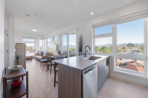 601-32838 Landeau Place, Abbotsford, BC 