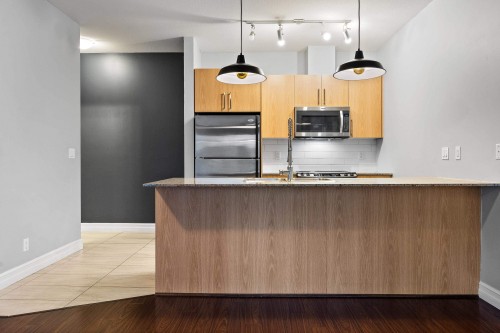 215-2943 Nelson Place, Abbotsford, BC 