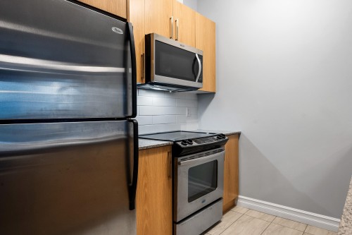 215-2943 Nelson Place, Abbotsford, BC 