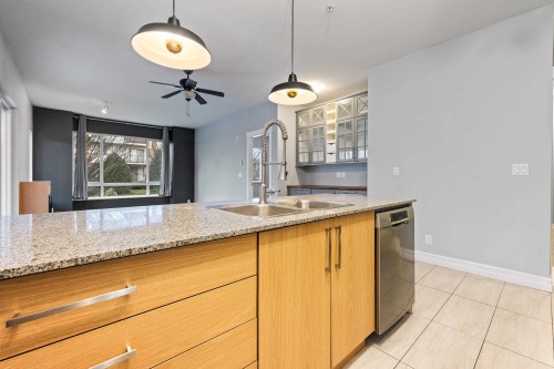 215-2943 Nelson Place, Abbotsford, BC 