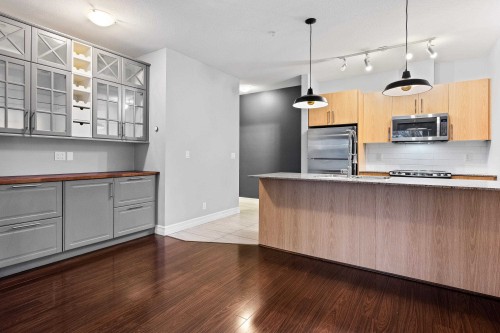 215-2943 Nelson Place, Abbotsford, BC 