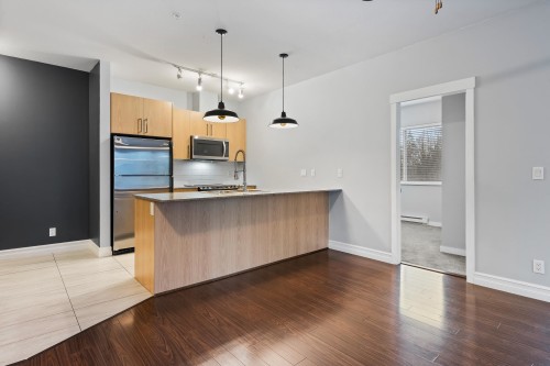 215-2943 Nelson Place, Abbotsford, BC 