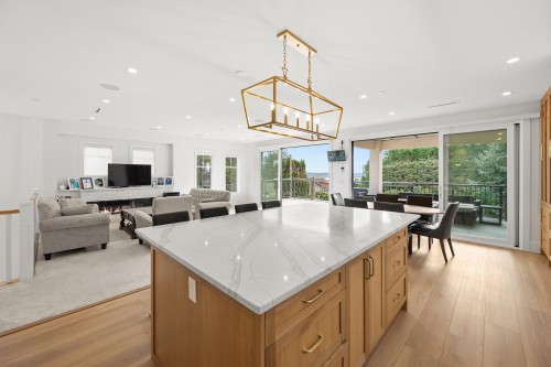 1113 Dolphin Street, White Rock, BC 