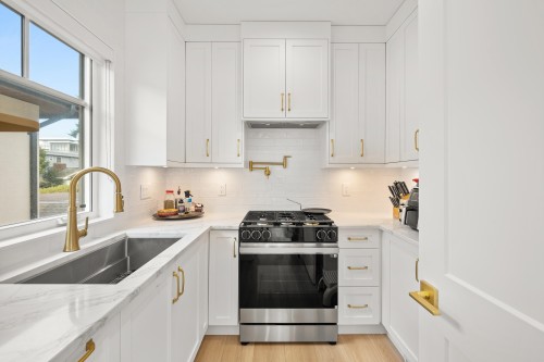 1113 Dolphin Street, White Rock, BC 