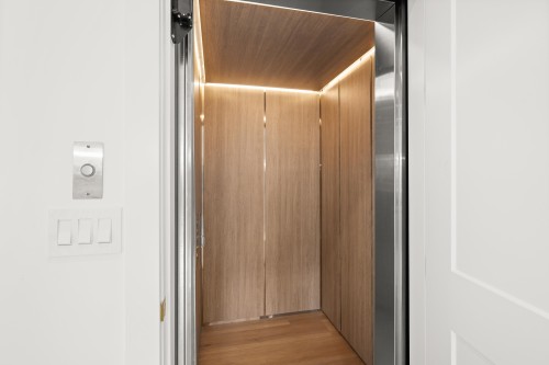 1113 Dolphin Street, White Rock, BC 