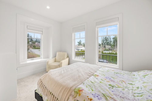 1113 Dolphin Street, White Rock, BC 