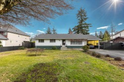 8736 154 Street  Surrey, BC V3S 3N6