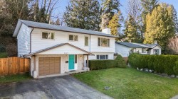 2419 Cameron Crescent  Abbotsford, BC V3G 2B1