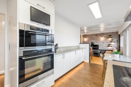 325-17707 57A Avenue, Surrey, BC 