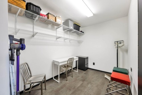 325-17707 57A Avenue, Surrey, BC 