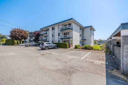 325-17707 57A Avenue, Surrey, BC 