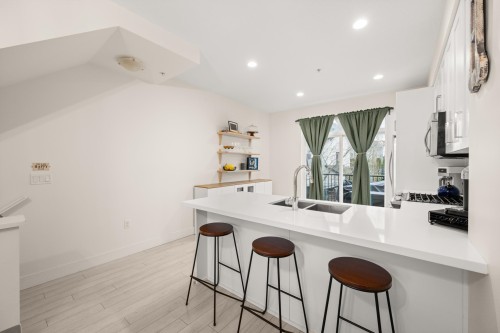 21-8570 204 Street, Langley, BC 