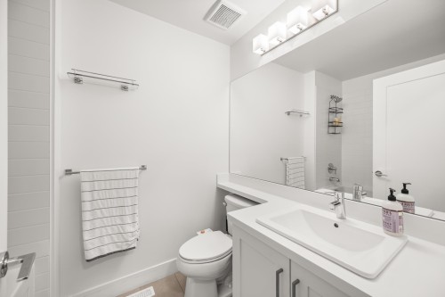 21-8570 204 Street, Langley, BC 