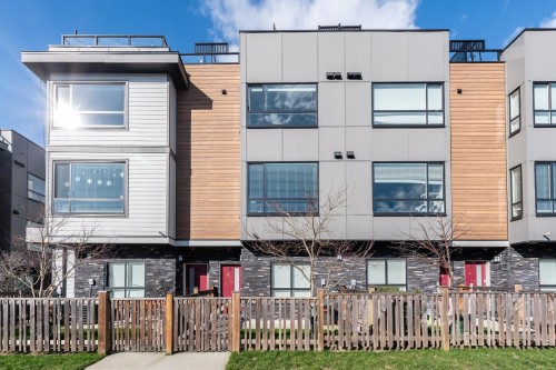 11-19631 55 A Avenue  Langley, BC V3A 3X1