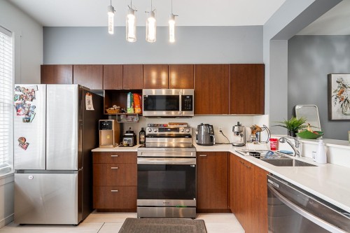 19-15075 60 Avenue, Surrey, BC 