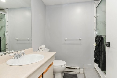 6068 Brooks Crescent, Surrey, BC 