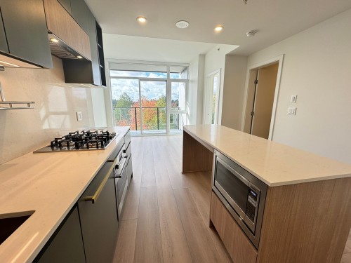 607-13573 98a Avenue  Surrey, BC V3T 0X1