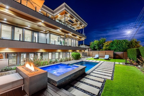 15567 Pacific Avenue  White Rock, BC V4B 1R8