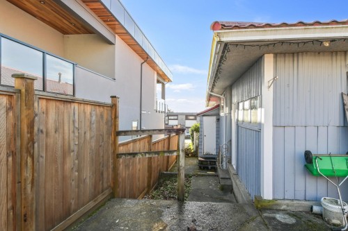 15761 Cliff Avenue, White Rock, BC 