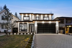 12686 25 Avenue  Surrey, BC V4A 2K4