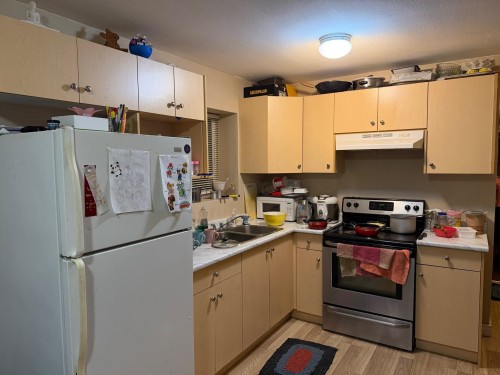 16072 96A Avenue, Surrey, BC 