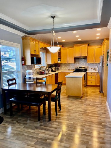 16072 96A Avenue, Surrey, BC 