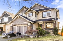 20518 67b Avenue  Langley, BC V2Y 3E1