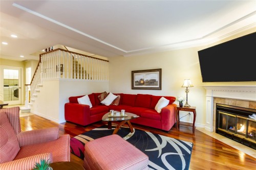 1-15140 20 Avenue, Surrey, BC 