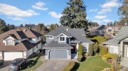 14763 31a Avenue  Surrey, BC V4P 3E8