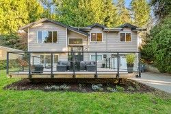 2722 Bayview Street  Surrey, BC V4A 2Z4