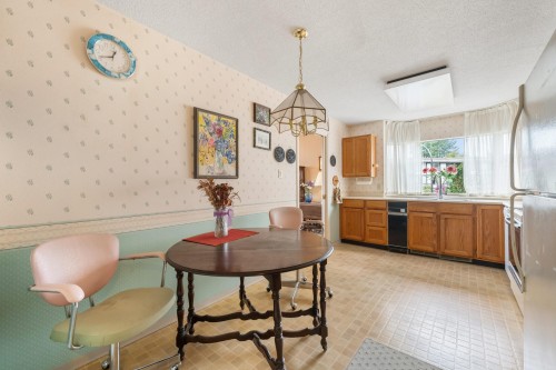 111-1442 Foster Street, White Rock, BC 