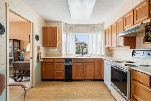 111-1442 Foster Street, White Rock, BC 