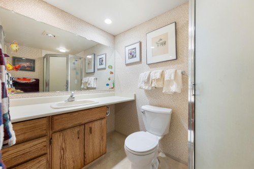 111-1442 Foster Street, White Rock, BC 