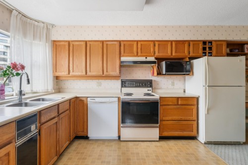 111-1442 Foster Street, White Rock, BC 