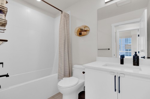 320-7506 199A Street, Langley, BC 