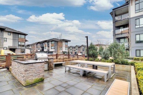 320-7506 199A Street, Langley, BC 