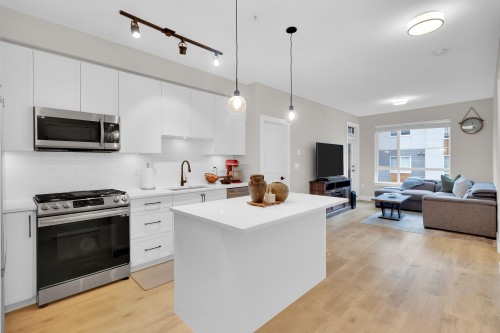 320-7506 199A Street, Langley, BC 