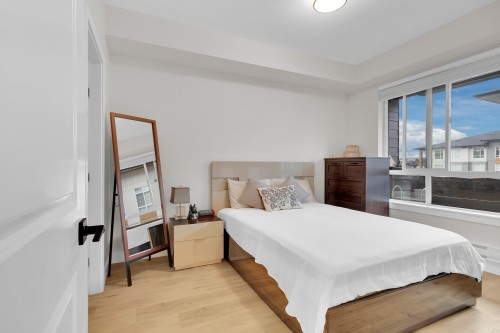 320-7506 199A Street, Langley, BC 