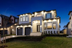 19759 33 Avenue  Langley, BC V3A 0N9