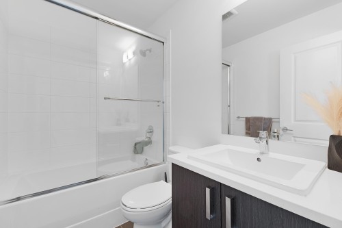 122-15825 85 Avenue, Surrey, BC 