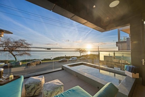 14555 Marine Drive  White Rock, BC V4B 1B5