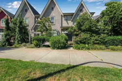 21065 80 Avenue  Langley, BC V2Y 0J4