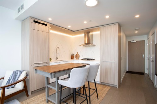 1103-15165 Thrift Avenue  White Rock, BC V4B 3Z4