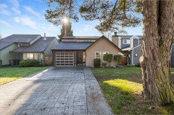 19452 61 Avenue  Surrey, BC V3S 7L3