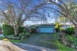 12905 65 Avenue  Surrey, BC V3W 9H4