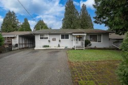 7016 141 Street  Surrey, BC V3W 6L4