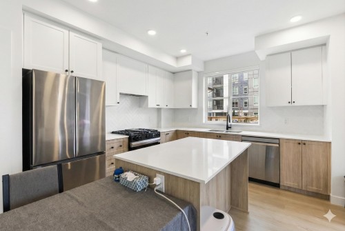 104-19953 76 Avenue, Langley, BC 