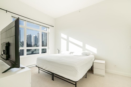 401-13919 Fraser Highway, Surrey, BC 