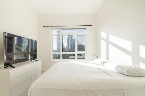 401-13919 Fraser Highway, Surrey, BC 