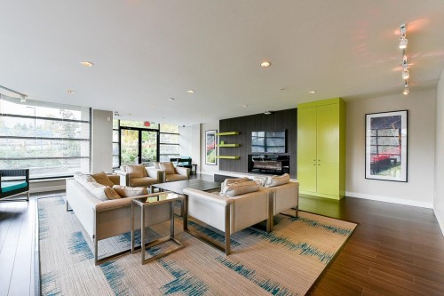 401-13919 Fraser Highway, Surrey, BC 